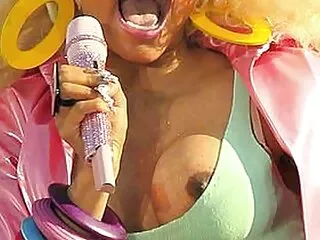 Mamá está lista para entregarse a su propio hijo porno video pelicula